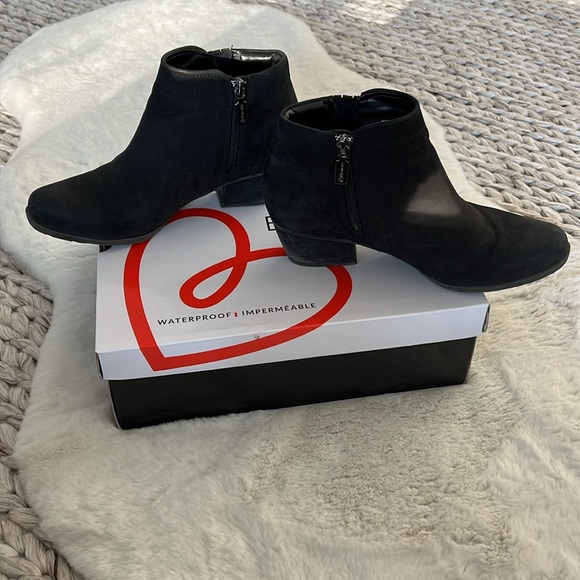 Blondo black nubuck waterproof booties, size 7.5 - Picture 5 of 7